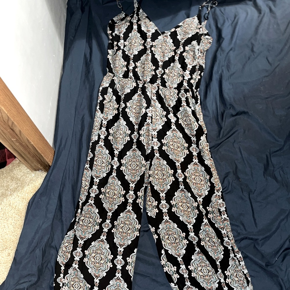 This is a H&M romper size 3